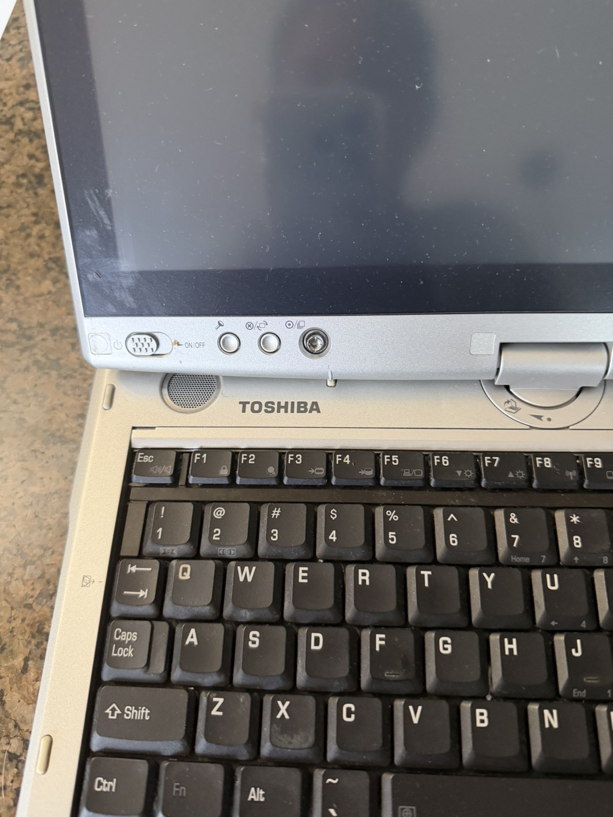 Toshiba Satellite R15-S822 Laptop Convertible Tablet UNTESTED No Charger Parts