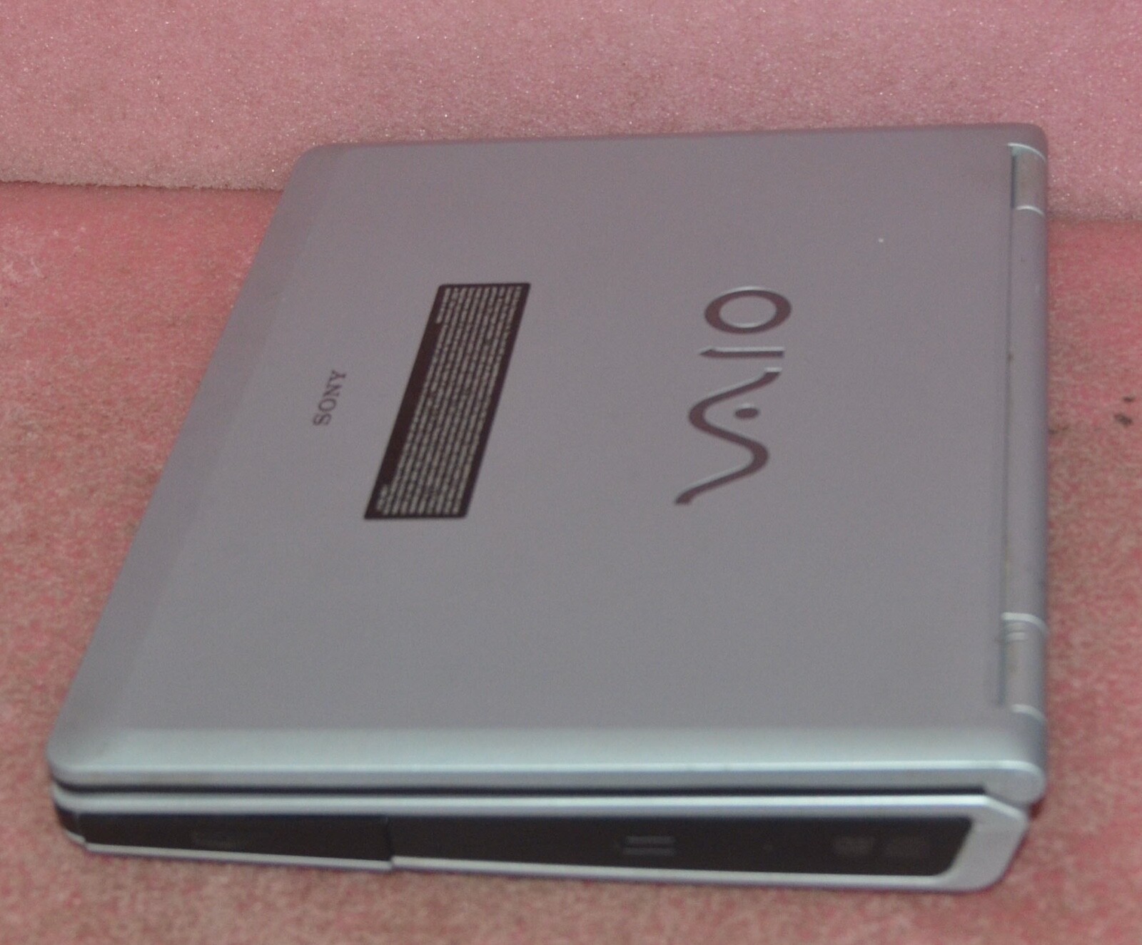 Vintage Sony PCG-K45 Vaio Laptop_Pentium 4 CPU @ 3.20 GHz_448MB RAM_80GB HDD.