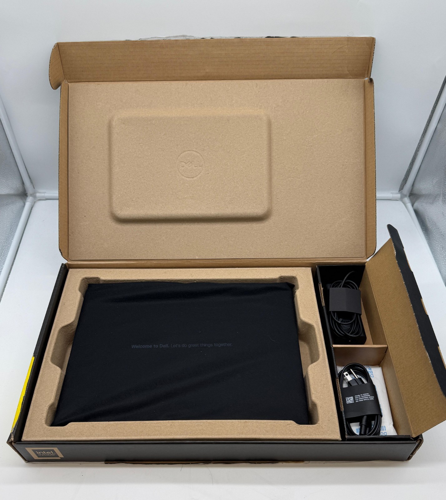 Dell Latitude 7650 16″ FHD Ultra 7-165U 32GB 512GB SSD WiFi 7 W11P – (3MCXC)