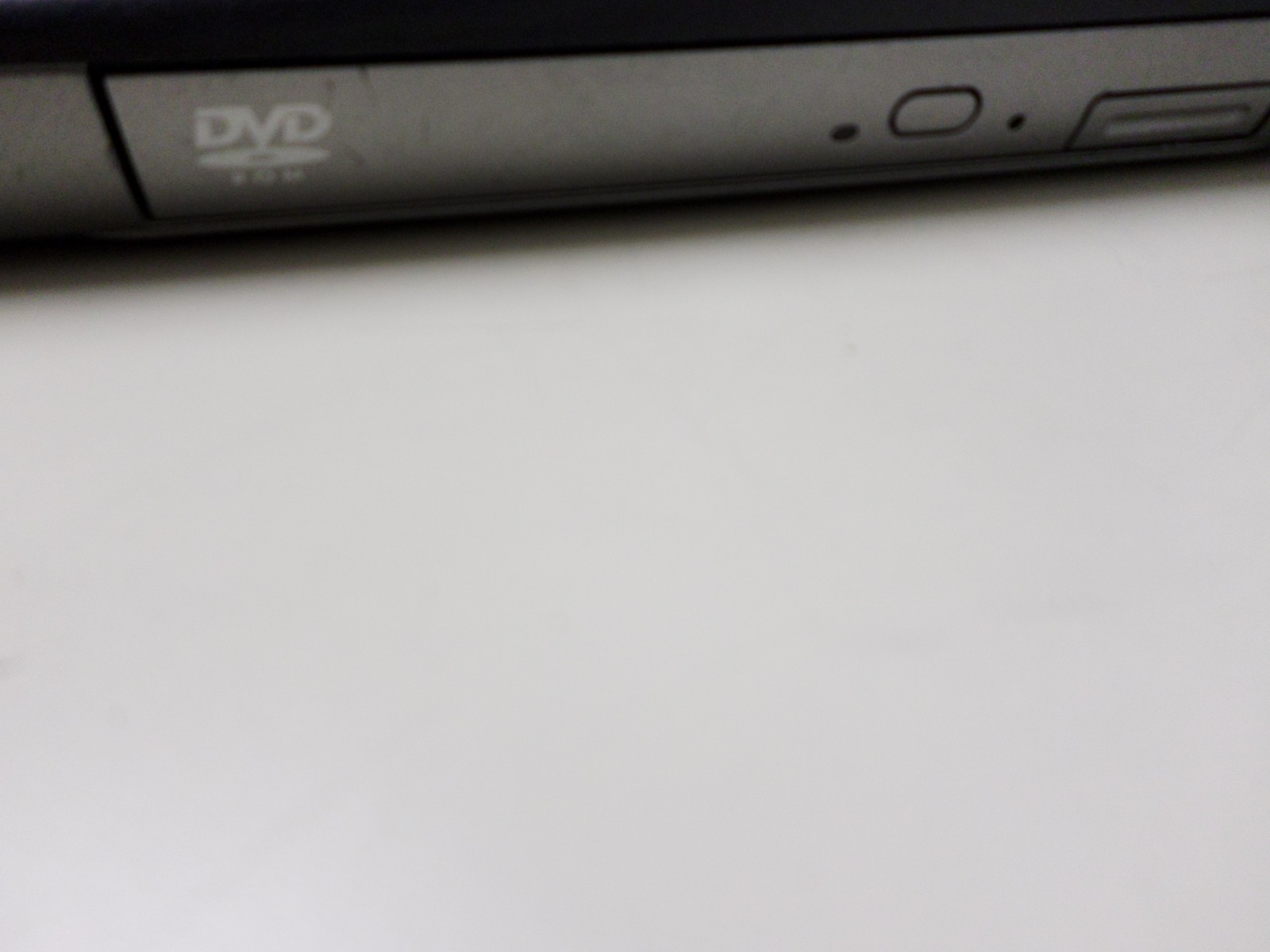 Dell D520 (1.66GHz/1GB/80GB/DVDROM) XGA, SERIAL Port, WINDOWS XP Pro