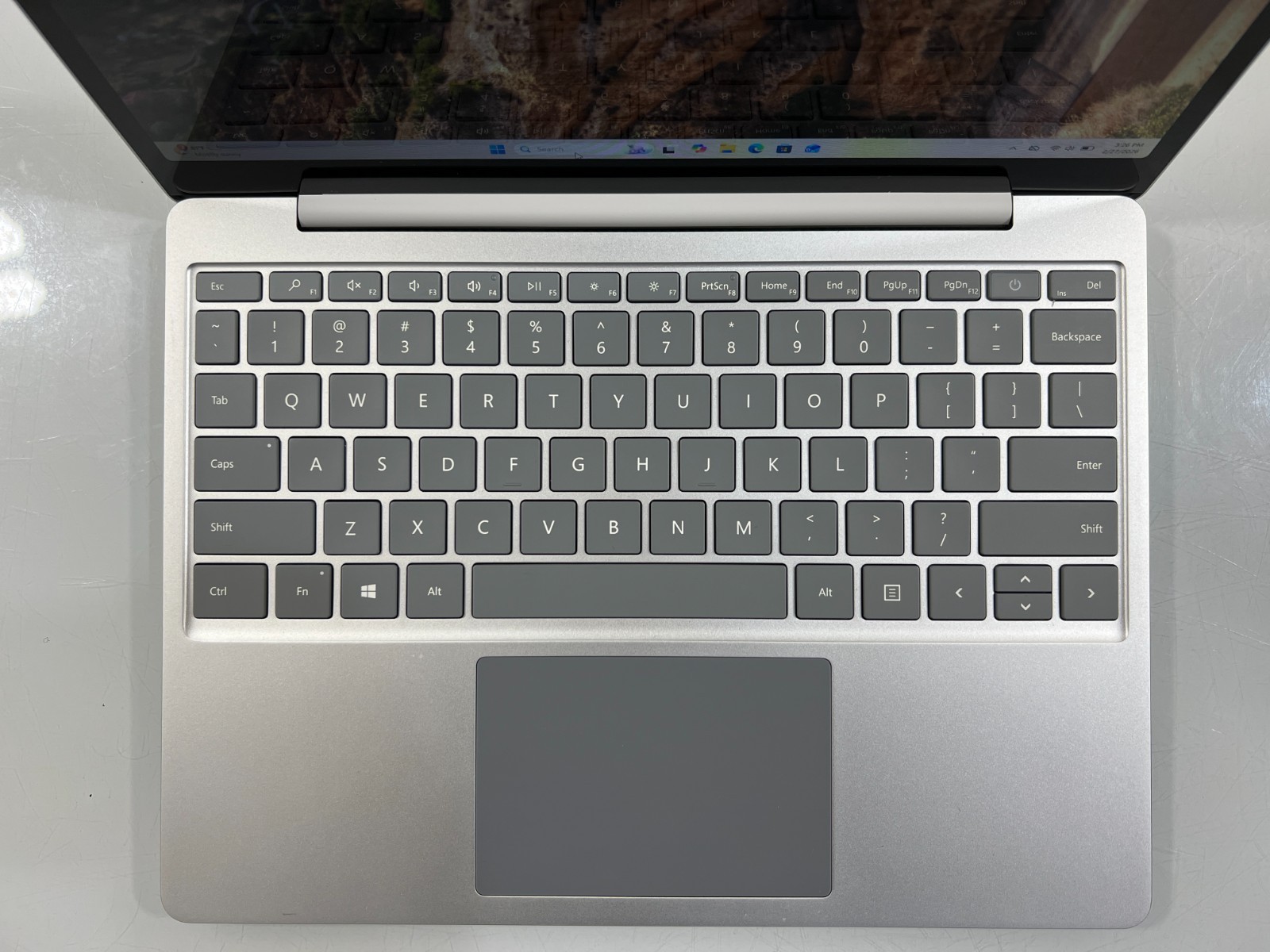 Microsoft Surface Laptop Go 12.4″ Touch i5 10th Gen 8GB RAM 256GB SSD *MINT