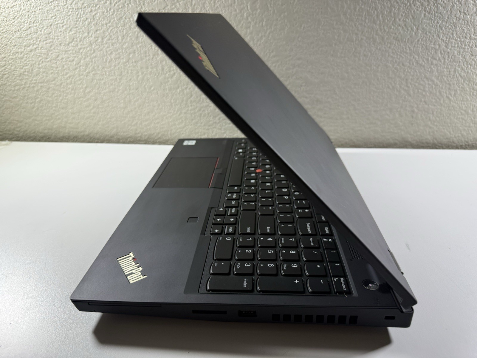 LENOVO THINKPAD P15 GEN 1 | CORE I7-10850H 512GB 8GB RAM WIN 11 NVIDIA T1000