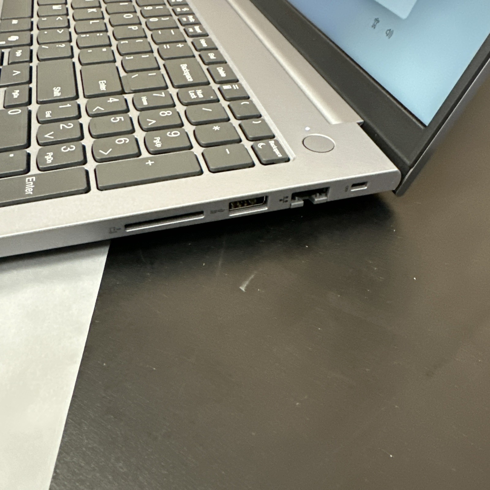 Lenovo ThinkBook 16 Gen 7 16″ AMD Ryzen 5 7533HS 16GB 1TB SSD Arctic Gray