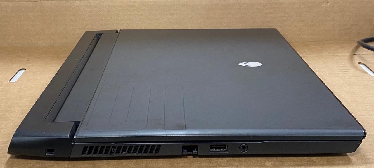 ALIENWARE M15 R3 INTEL i7 10TH GEN 2.60GHz 16GB RAM 460GB SSD GAMING LAPTOP-USED