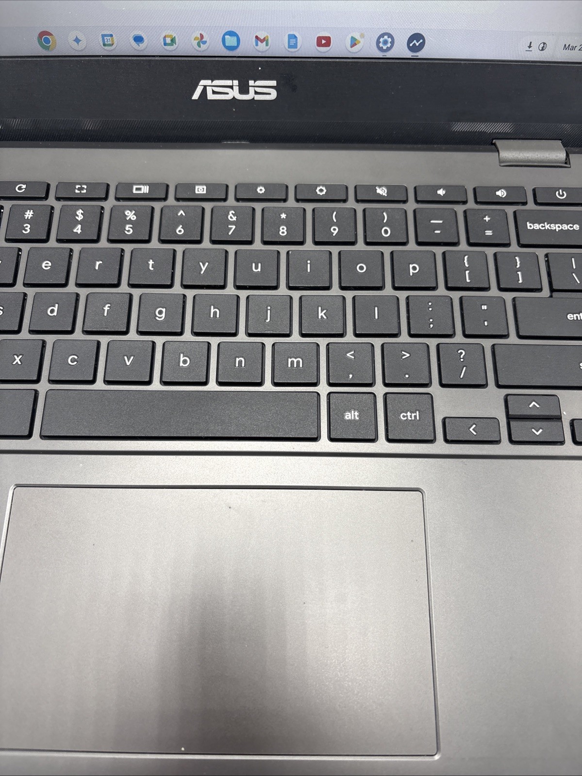 ASUS Chromebook CM14 14″ FHD Laptop MediaTek Kompanio 520 4GB RAM 64GB eMMC