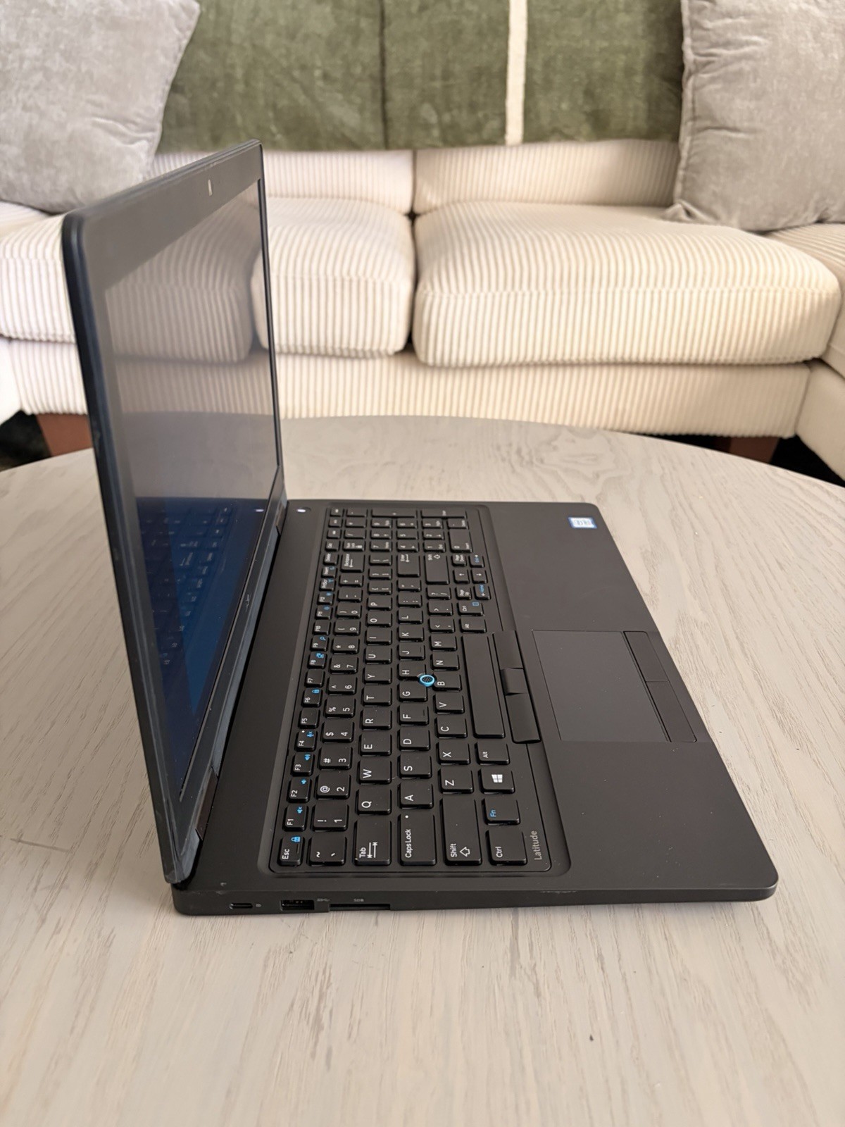 Dell Latitude 5580 HD 15.6” Laptop Intel i7-7600U 8GB 500GB HHD NVIDIA 930MX V11