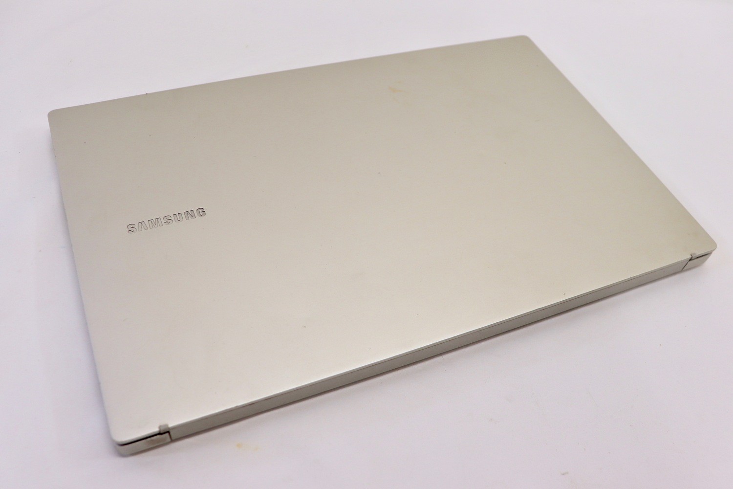 SAMSUNG 15.6″ Touch i3-1135G7 8GB 256GB SSD FHD Iris Xe MAX Win11