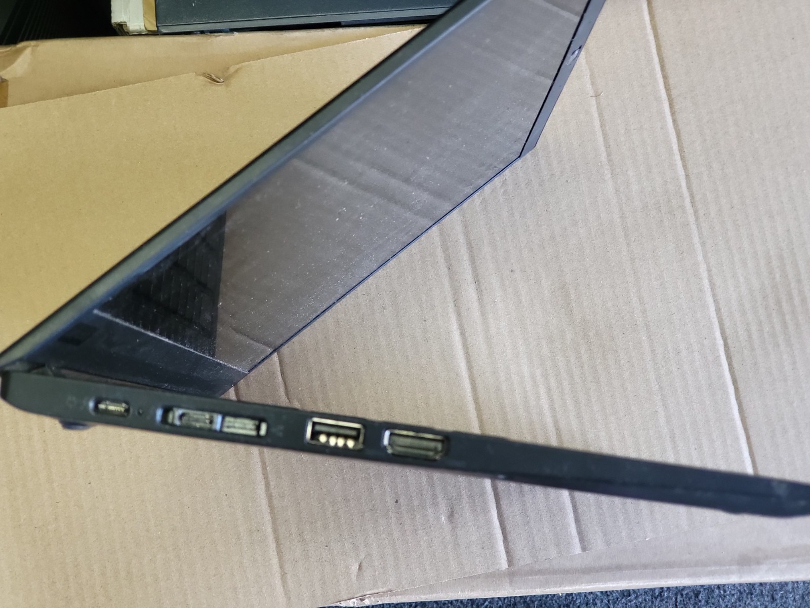 Lenovo ThinkPad X1 Carbon 6th Gen Core i5 8350U 14″ Laptop Windows 10, Webcam