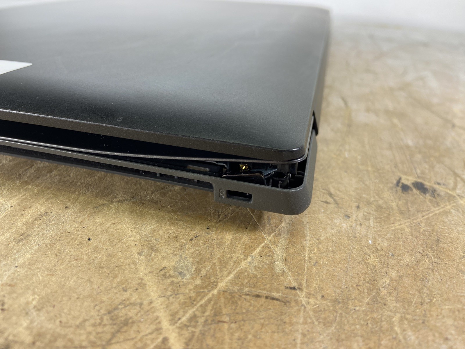 LENOVO IDEAPAD 330-17IKB i5-8250U @ 1.60GHz, 8GB RAM, NO HDD/OS