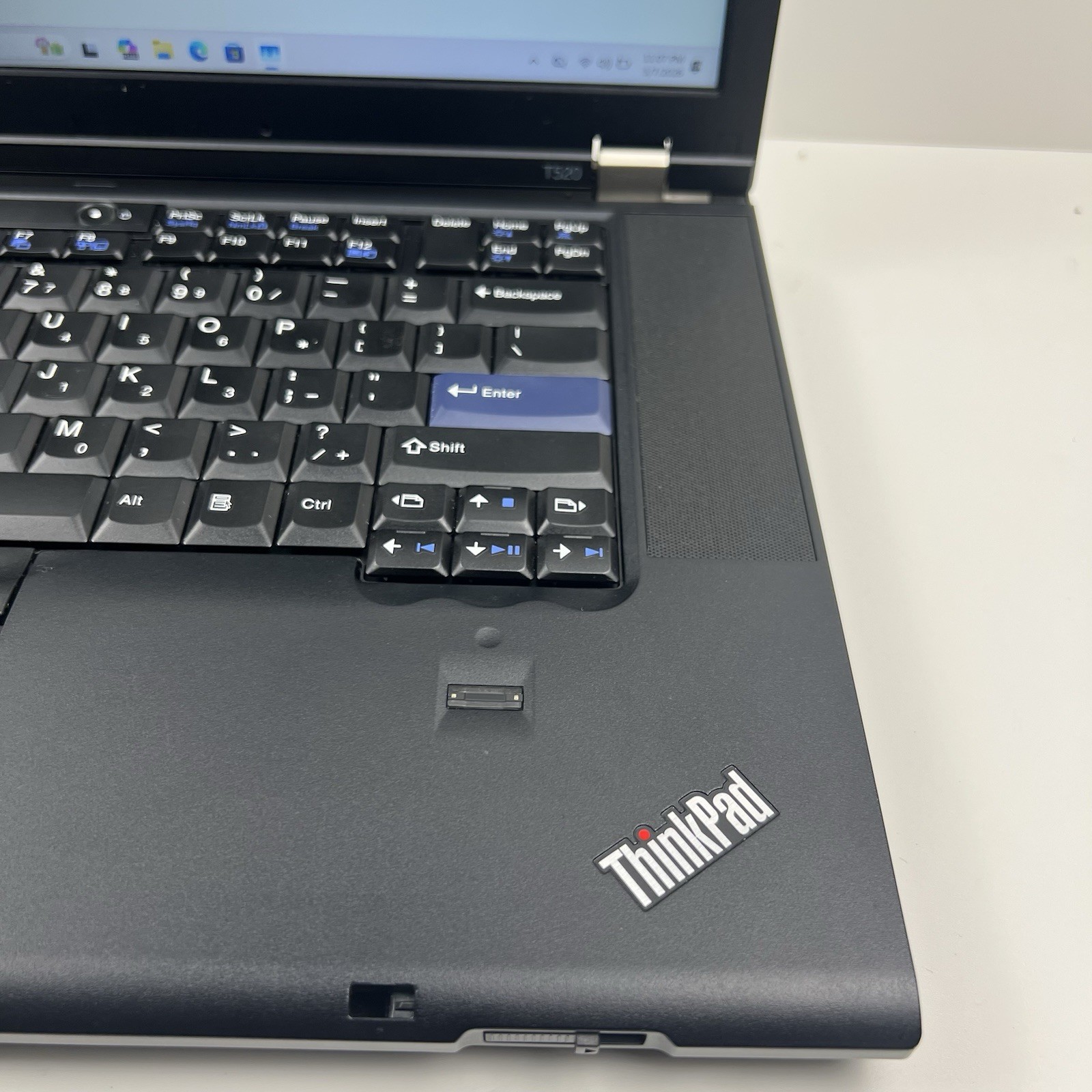 Lenovo ThinkPad T520 Intel i7-2640M 8GB 320GB HDD Linux Mint OS w/ Charger|ELP53