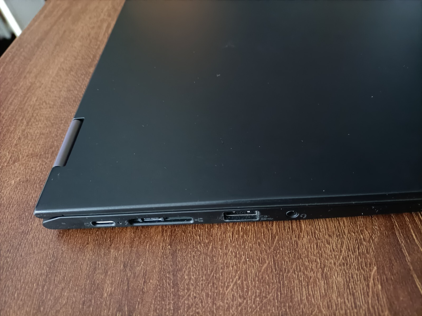 Lenovo Yoga X390 13.3″ Touchscreen i7-8665U 16GB RAM 256GB SSD WIN11+++ Notebook