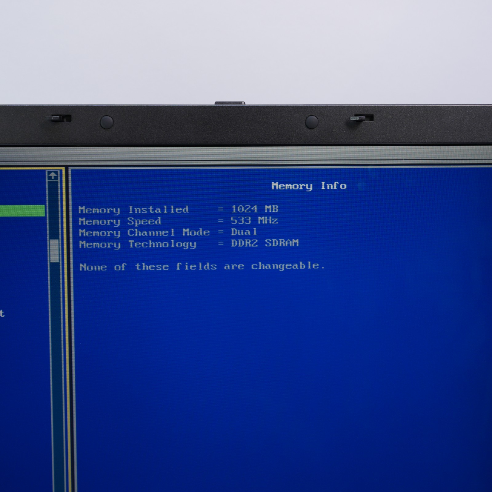 Dell XPS M170 17″ Pentium M, 1 GB RAM, NO HARD DRIVE NVIDIA 7800 T12-D17