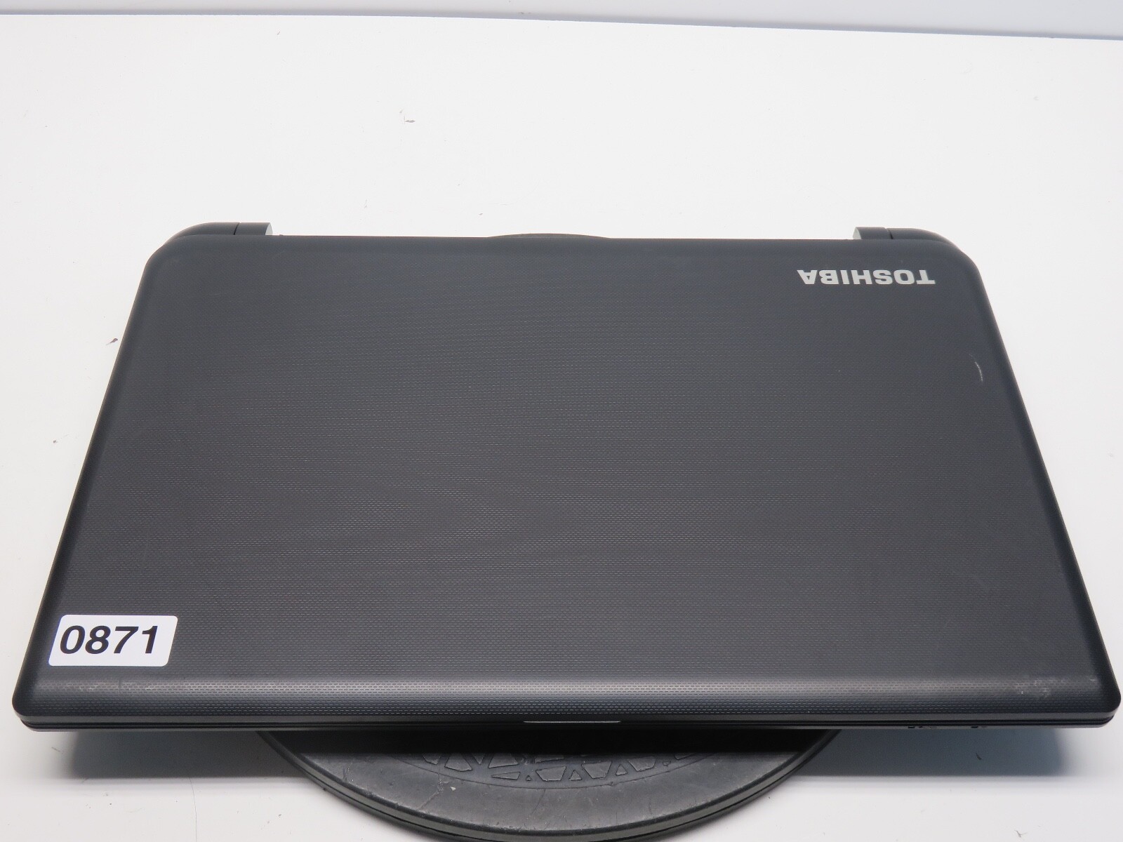 Toshiba Satellite C55D-B5308 AMD E1-2100 APU 1.00GHz 4GB NO HDD No Batt