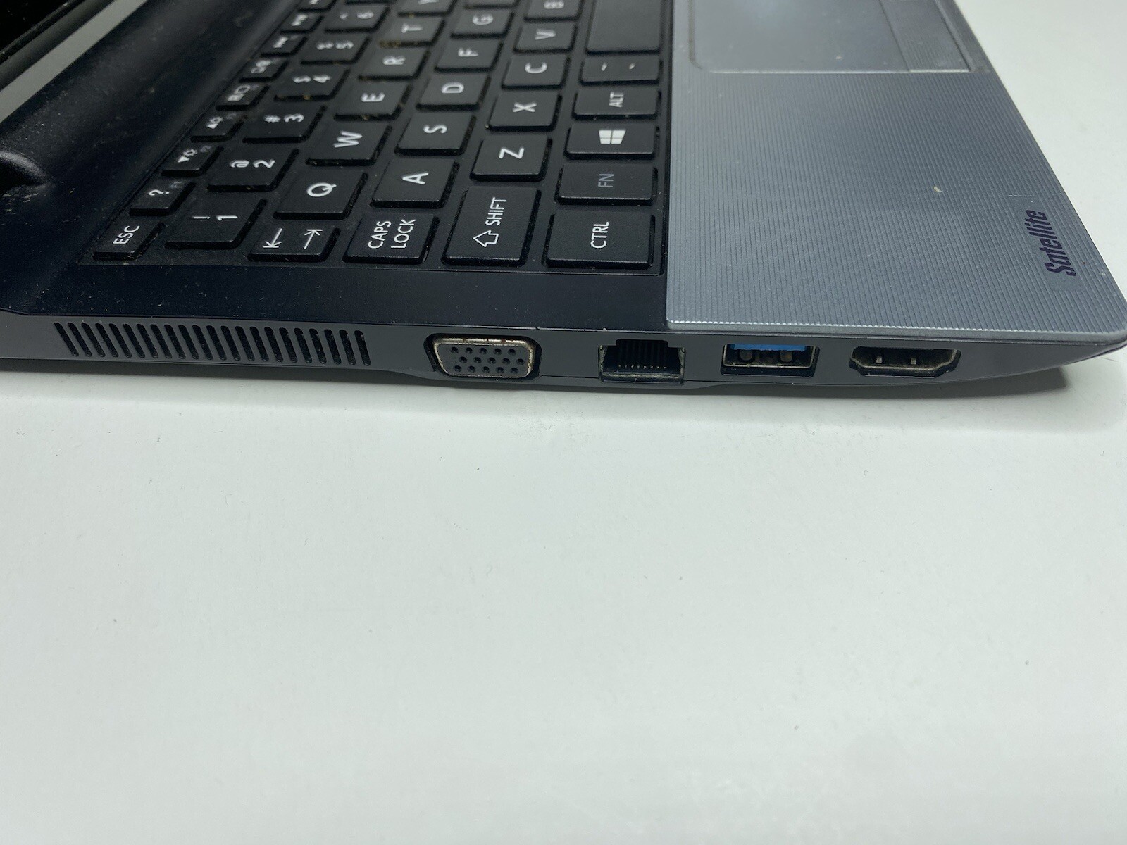 Toshiba Laptop Satelite NB15T-A1303 (No Hard Drive)