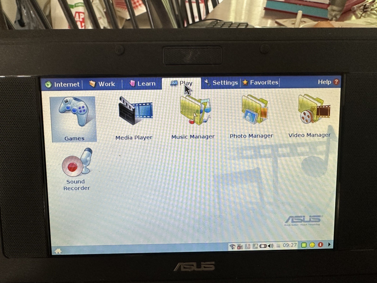 ASUS Eee PC 701 4G Working complete with new power supply 4GB SSD