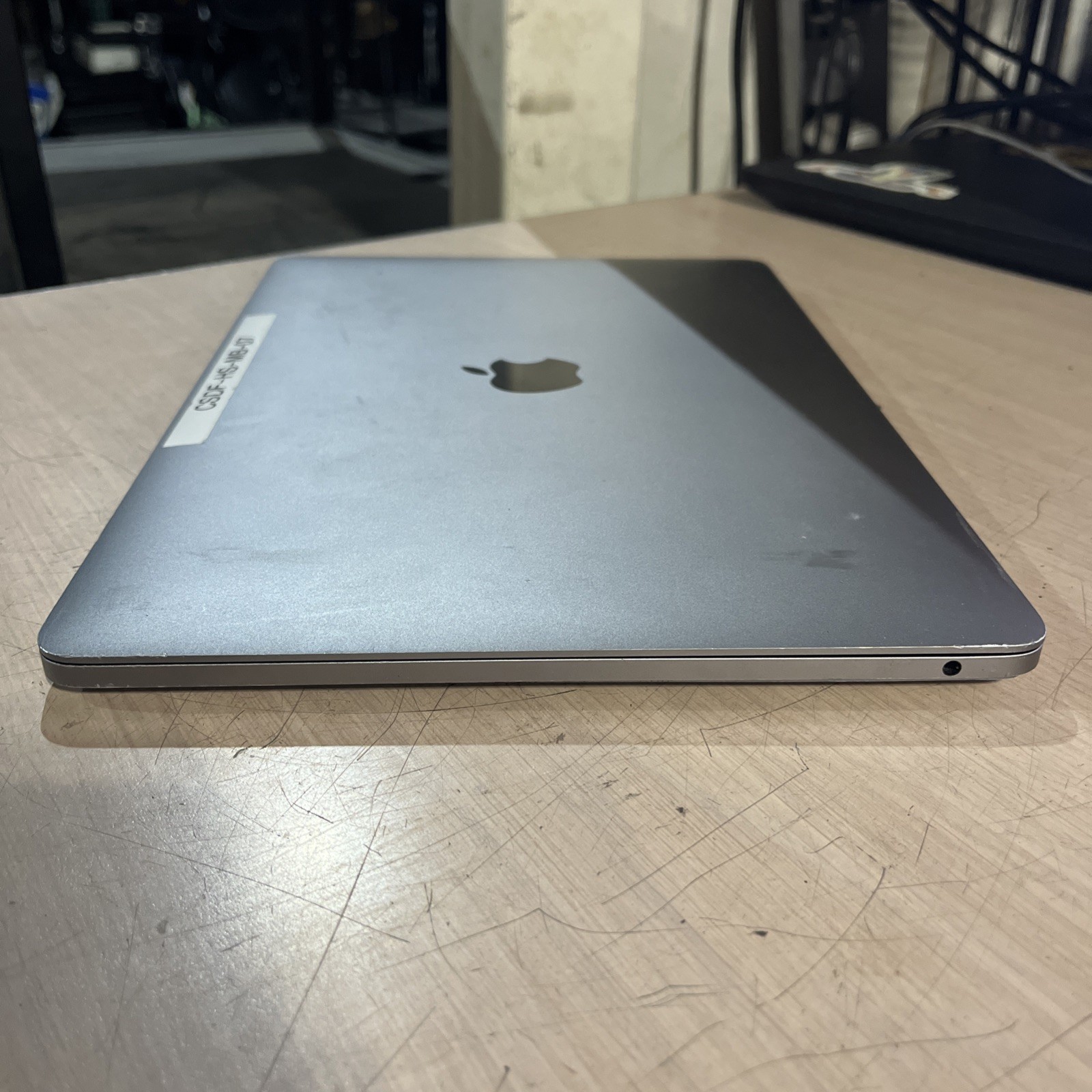 APPLE MACBOOK PRO 13″ MID-2017 CORE I5-7360U 2.3GHZ 8GB RAM NO HD ,,