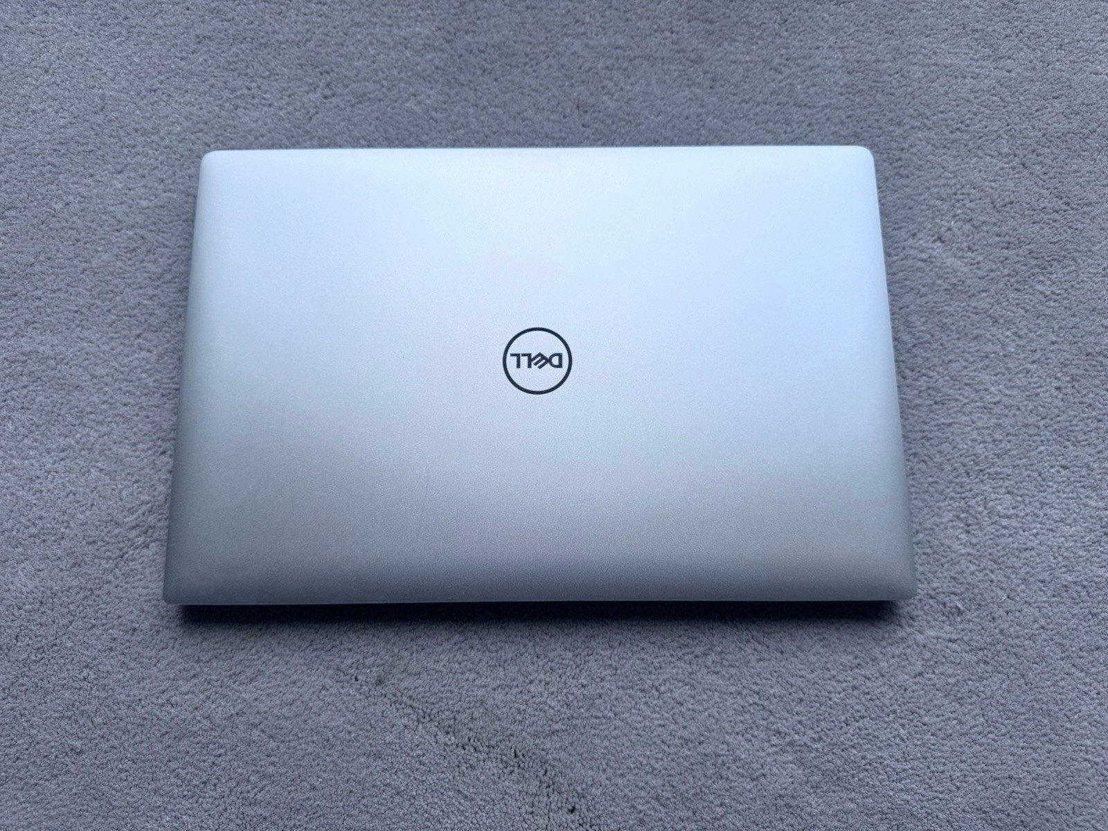 Dell XPS 15 7590, 4k OLED, GTX 1650, i7-9750H, 64GB DDR4 1TB SSD