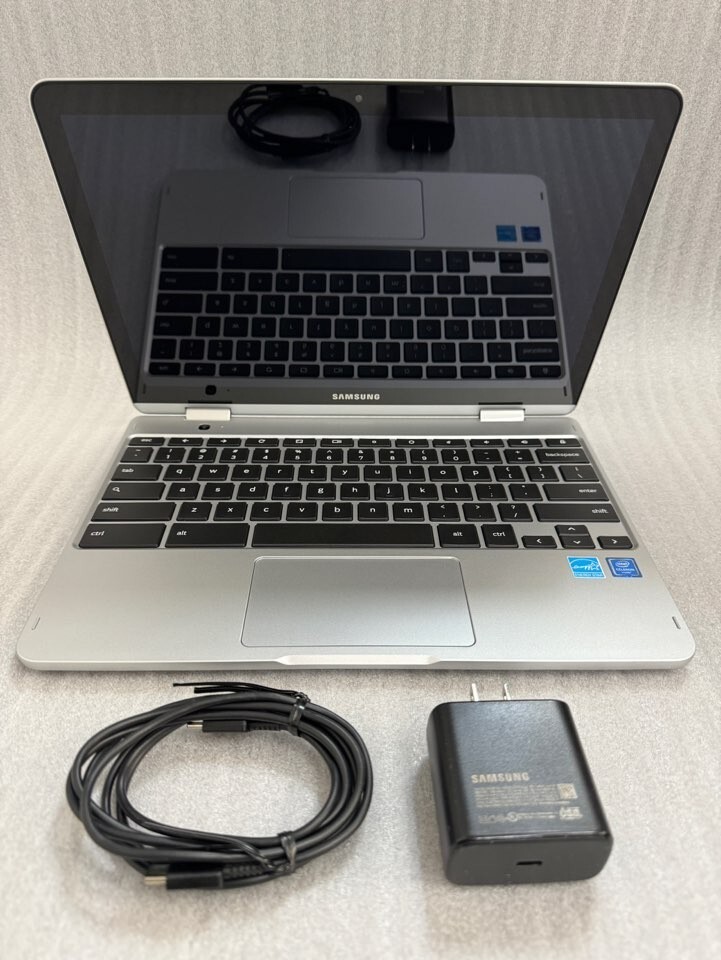 Samsung Chromebook Plus 12.2” Touch (4GB RAM /64GB SSD)_XE520QAB-K04US