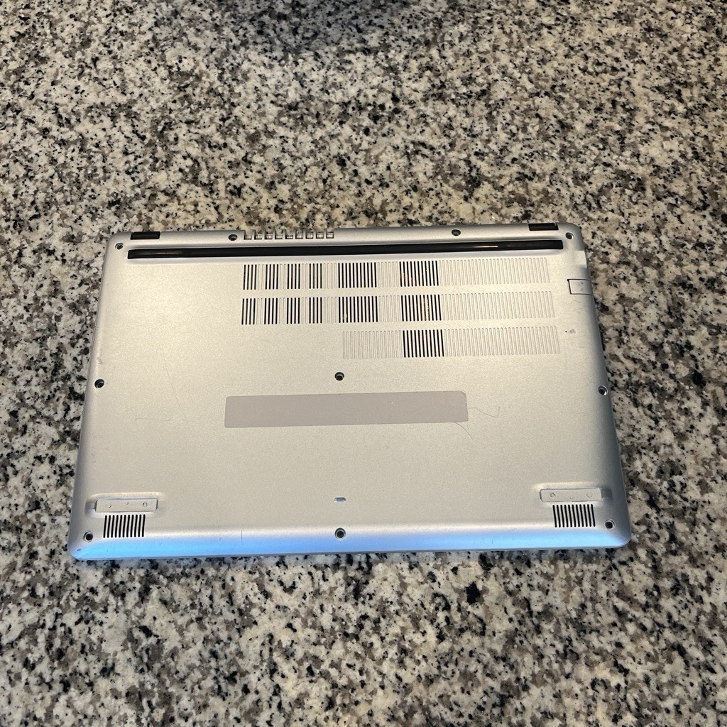 Acer Aspire 5 15.6″ (128 GB SSD, AMD Ryzen 3200U, 2.6GHz, 4GB) Laptop