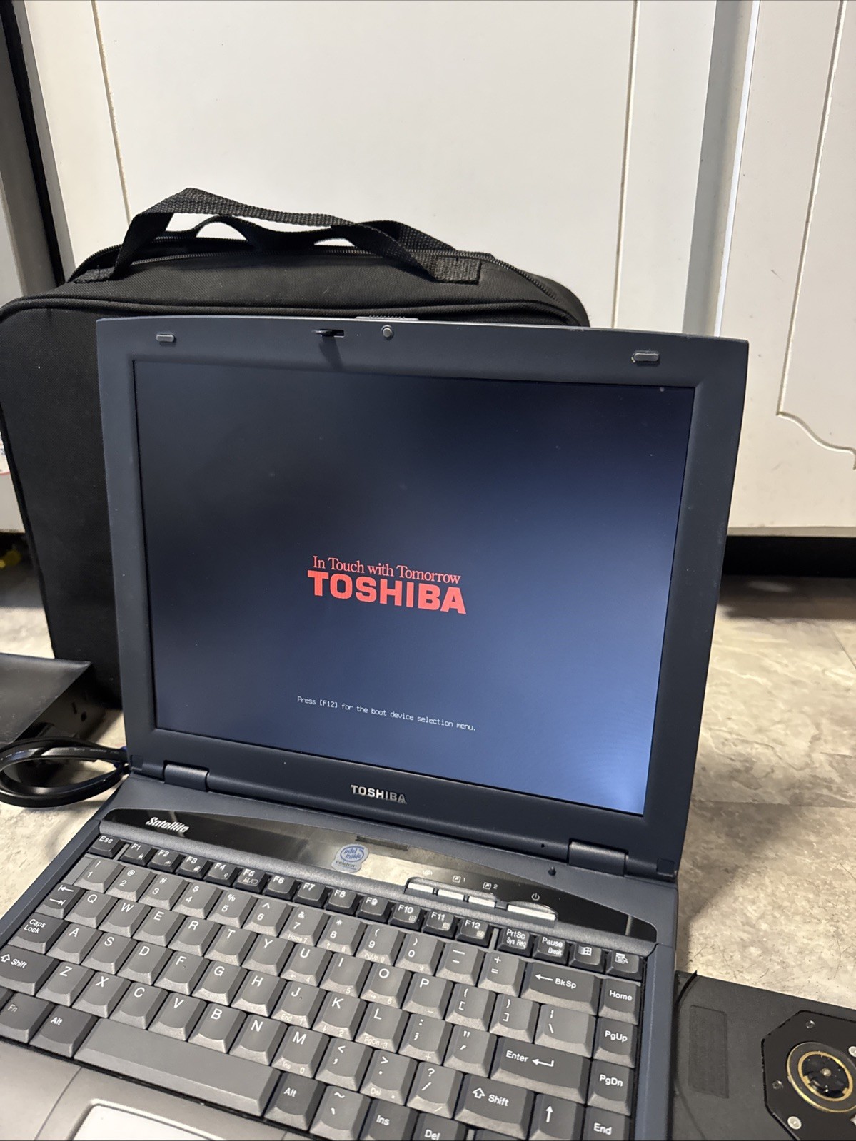 Toshiba Satellite 1805-S204 13.3in. (no HD, 1GHz, 256MB) Notebook/Laptop – Black