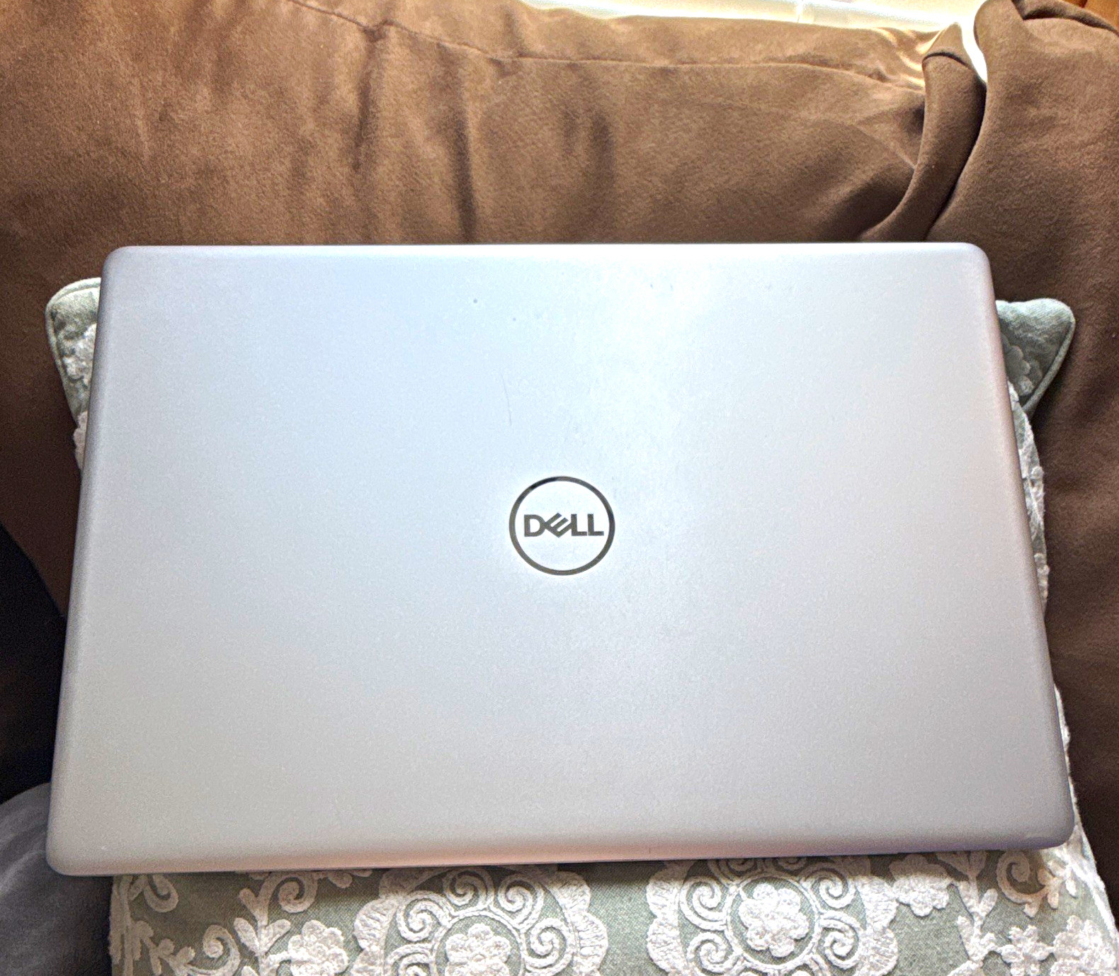 Dell Inspiron 15.3″ Silver Laptop i5 10th Gen 8GB RAM 256GB SSD FHD