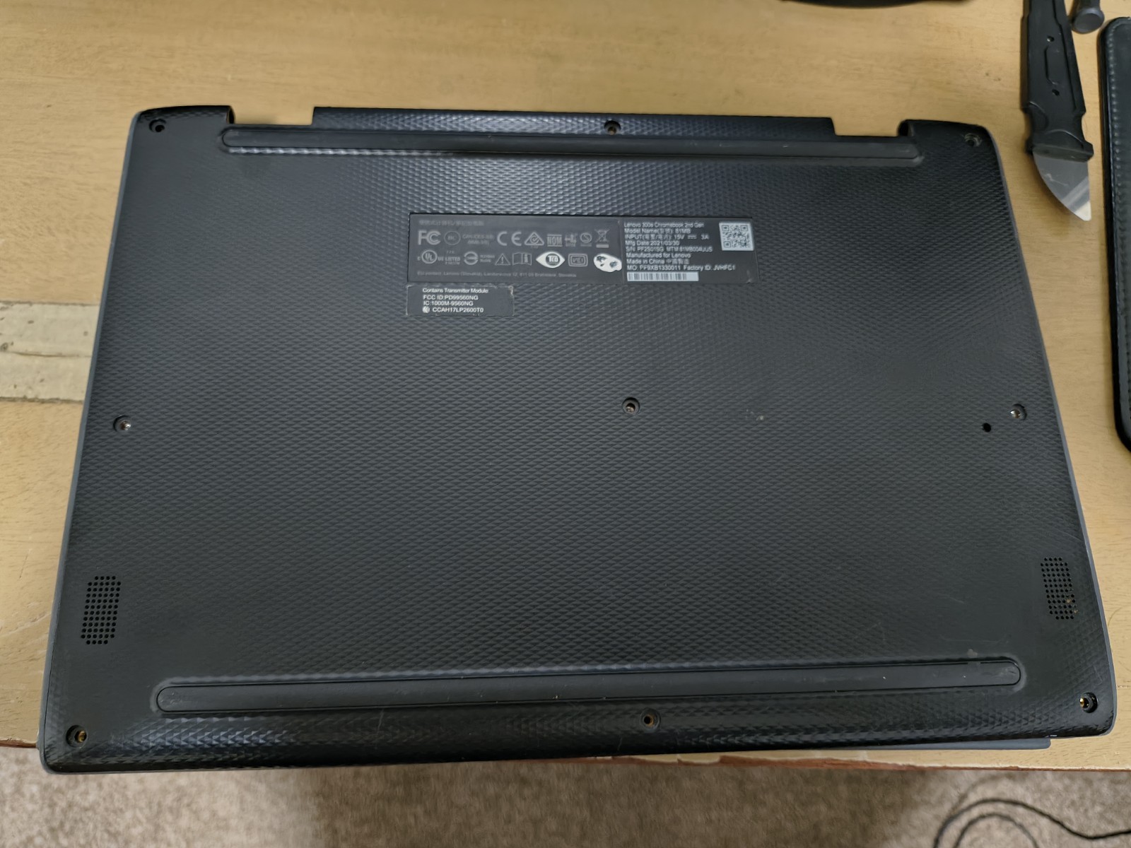 Lot of 3 Lenovo 300e Chromebook 2nd Gen 2 Intel Celeron N4020 4GB 32GB READ DESC