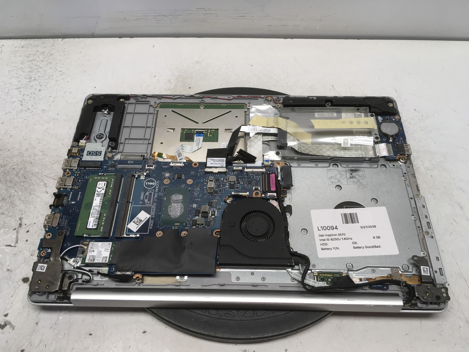 Dell Inspiron 5570 Intel i5-8250U 1.6GHz 8 GB NO HDD No Batt