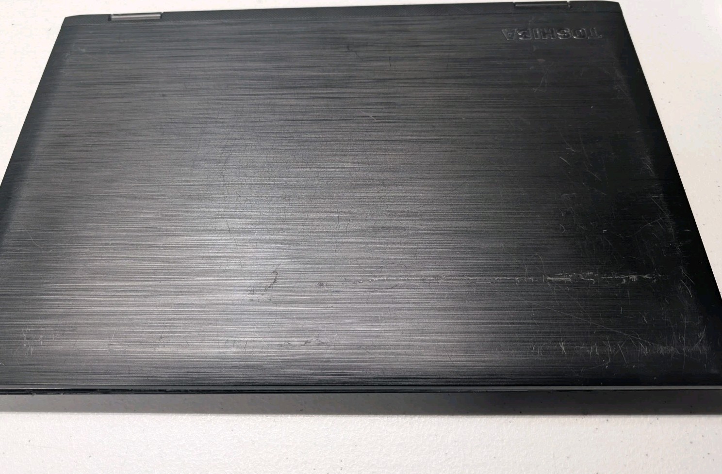 Collectable Toshiba Satellite E45W-C4200X 14in 500GB, 6GB RAM/ i3 5th Gn 2.1GHz