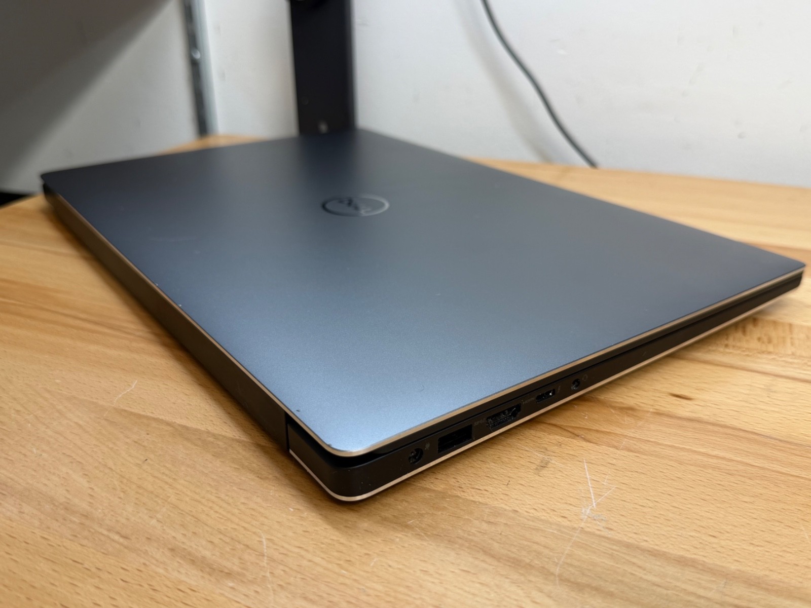 Dell Precision 5540 15.6″ Laptop: Intel Core i5-9400H, 16GB RAM, 256GB SSD GUC