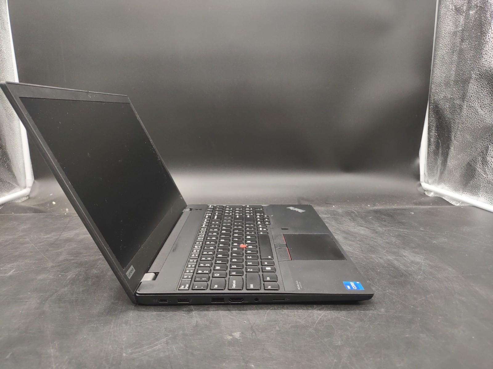 Lenovo Thinkpad T15 i7 1165G7 @ 2.80GHz 16GB RA NO SSD NO OS