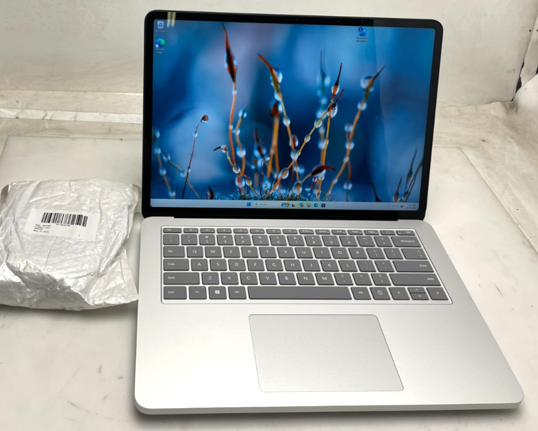 Microsoft Surface Laptop Studio 2 2029 14.4″ TCH i7-13800H 32gb Ram 1TB SSD W11