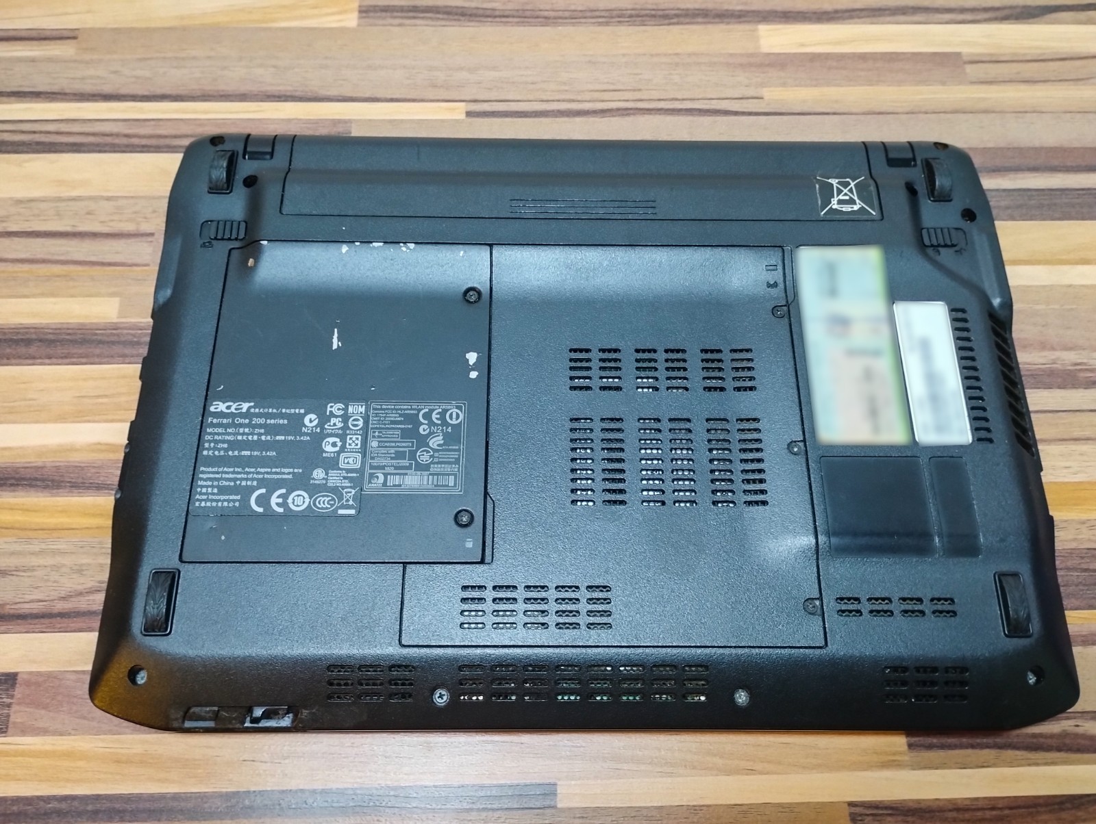 Acer Ferrari One 200 Laptop – Rare Ferrari Edition – Working – Windows license