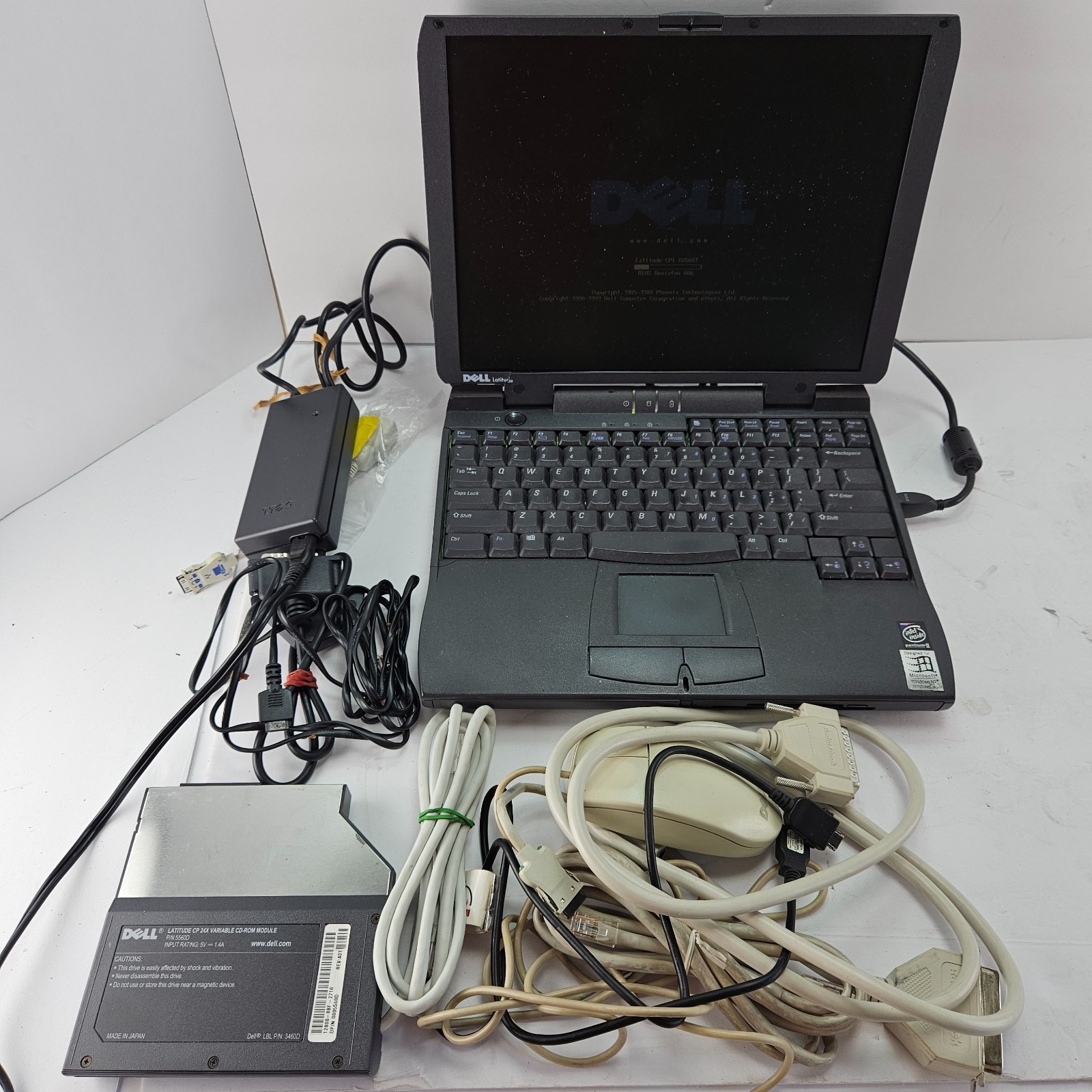 Vintage Dell Latitude CPi D266XT Pentium II 266 Laptop + Case + AC Adapter