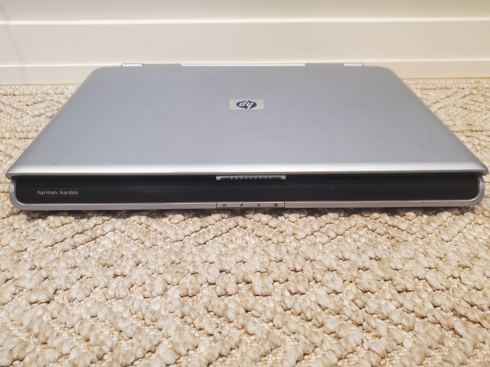 HP Pavilion ZD7000 17in Intel P4 3GHz 512mb 40GB – Powers On – *PARTS OR REPAIR