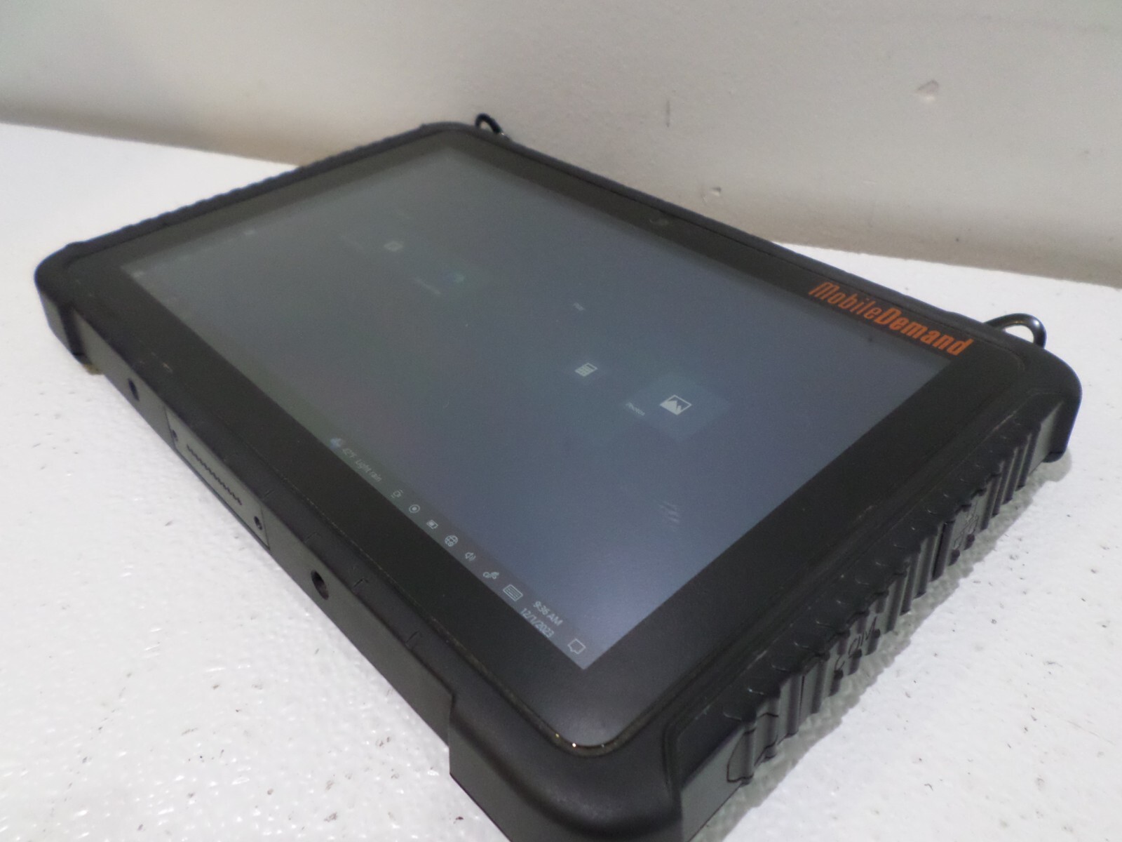 Mobile Demand xTablet T1550 – Win10, 64GB Flash, Scan, Cam, 4GB RAM