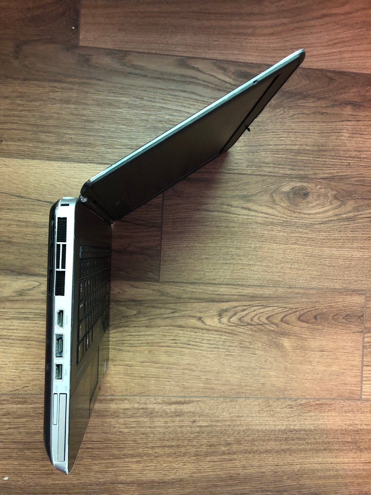 Dell Latitude E5430 (8 GB RAM, Intel Core i3-2350M, 250 GB SSD, Windows 10 Pro)