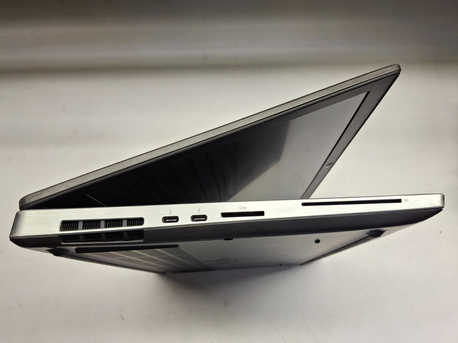 Dell Precision 7540 15.6″ Laptop Core i7-9750H 16GB RAM 256GB SSD Webcam Wifi