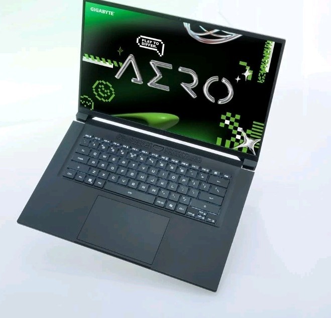 GIGABYTE AERO X16 Copilot+ Laptop 16″ QHD+ Ryzen AI 9 HX 370 RTX 5070 32GB…