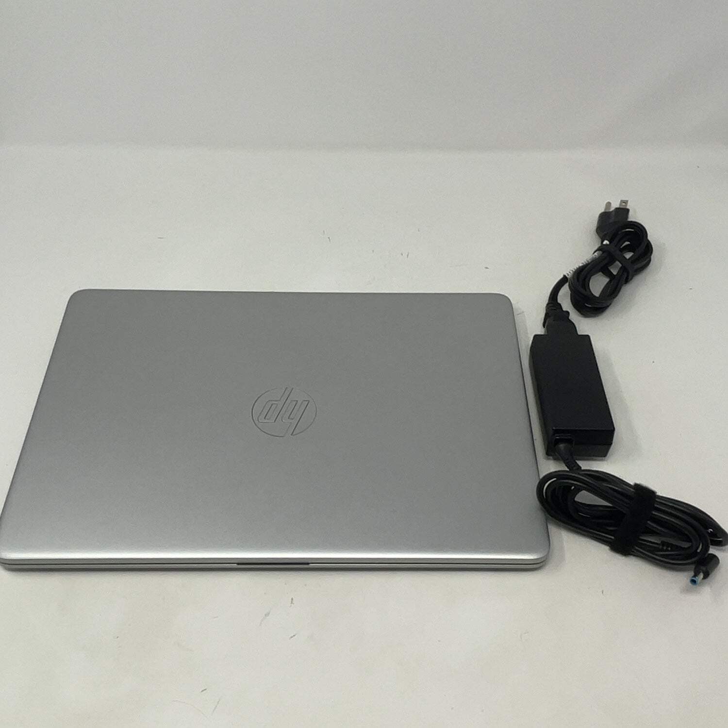 HP Laptop 14-DQ0057NR 15.6″ Pentium Silver N5030 1.1GHz 4GB RAM 60GB SSD