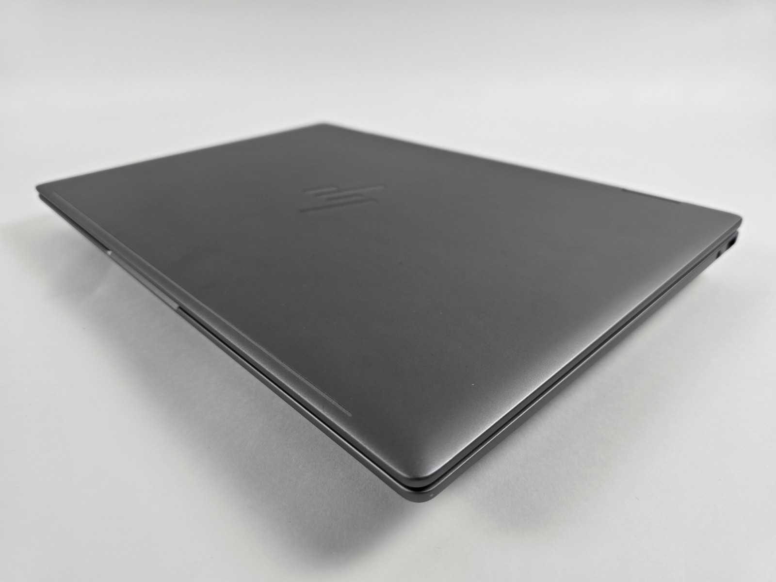 HP Envy x360 16″ WUXGA 2-in-1 Touch Ryzen 7 8840HS 16GB 1TB SSD – Used