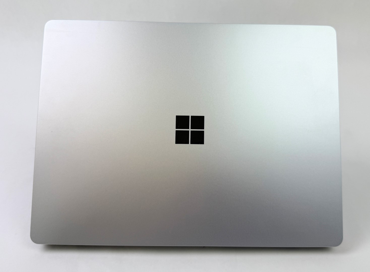 Microsoft Surface Laptop Go 1943 12.4″ Touch i5-1035G1 8GB 128GB W11H – Read