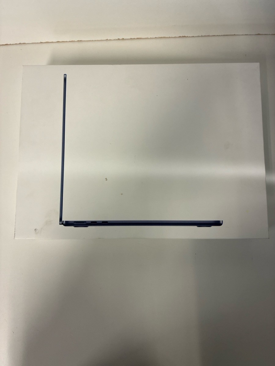 APPLE MACBOOK AIR A2681 (P18029585)