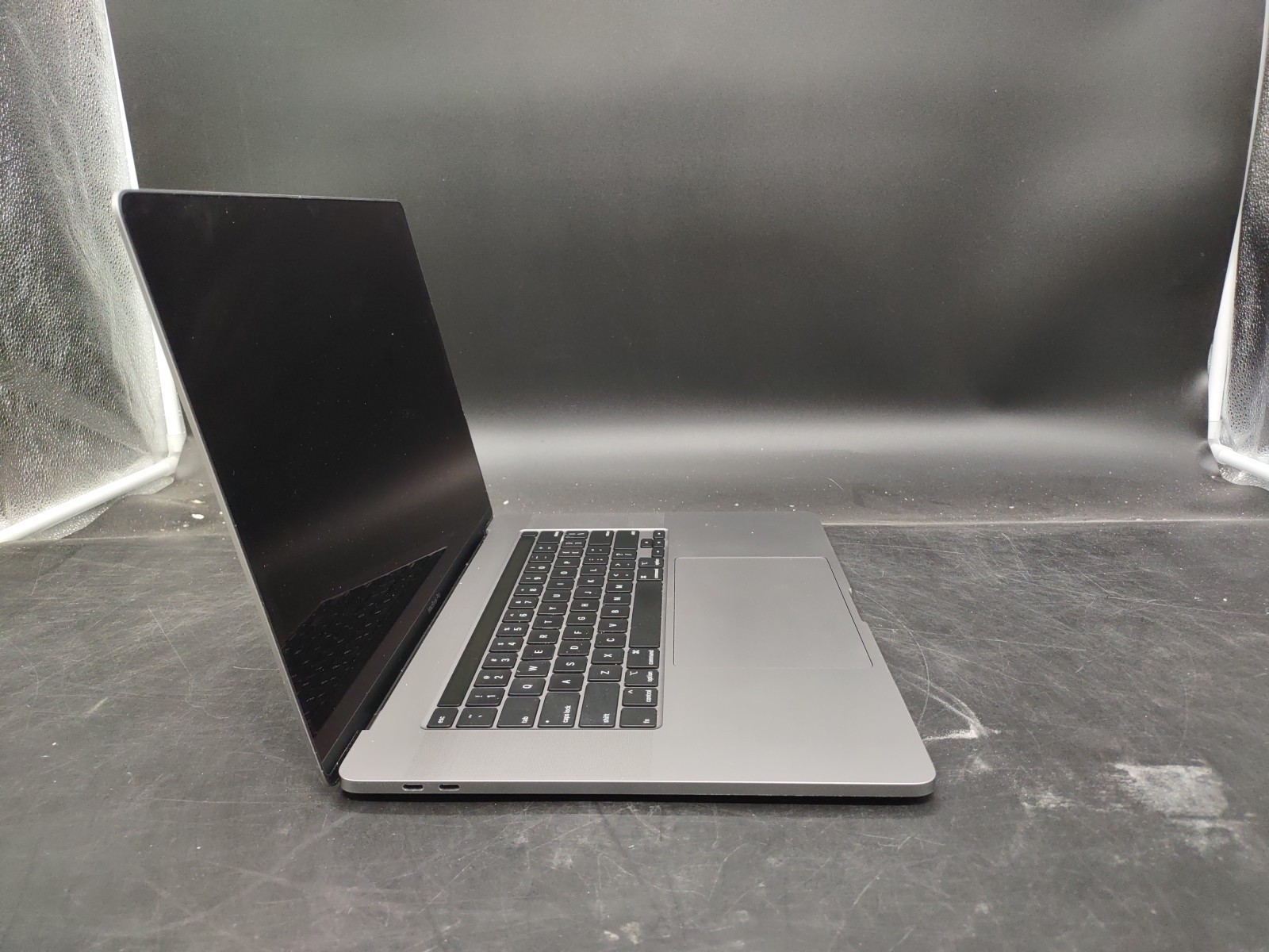 Macbook Pro 16,1 A2141 i7 9750H @ 2.60GHz 16GB RAM 500GB NVME Ventura OS