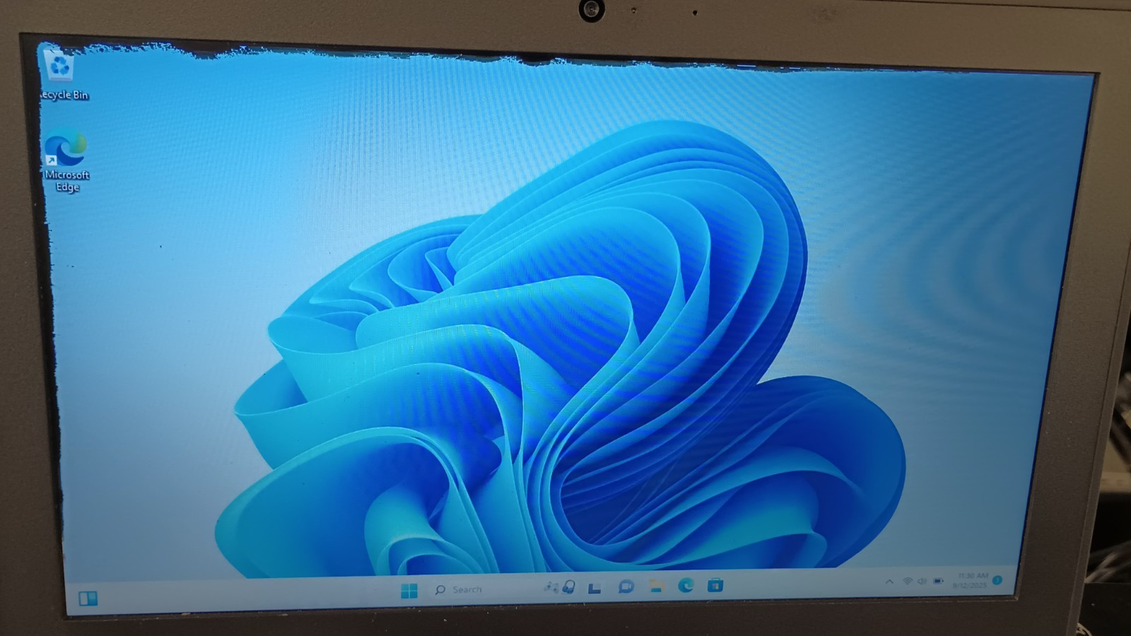 9124 VantageLatitude3120 w/charger.Pentium(4Cores)8GB.128GB NVMe.11″HD.W11.Read!