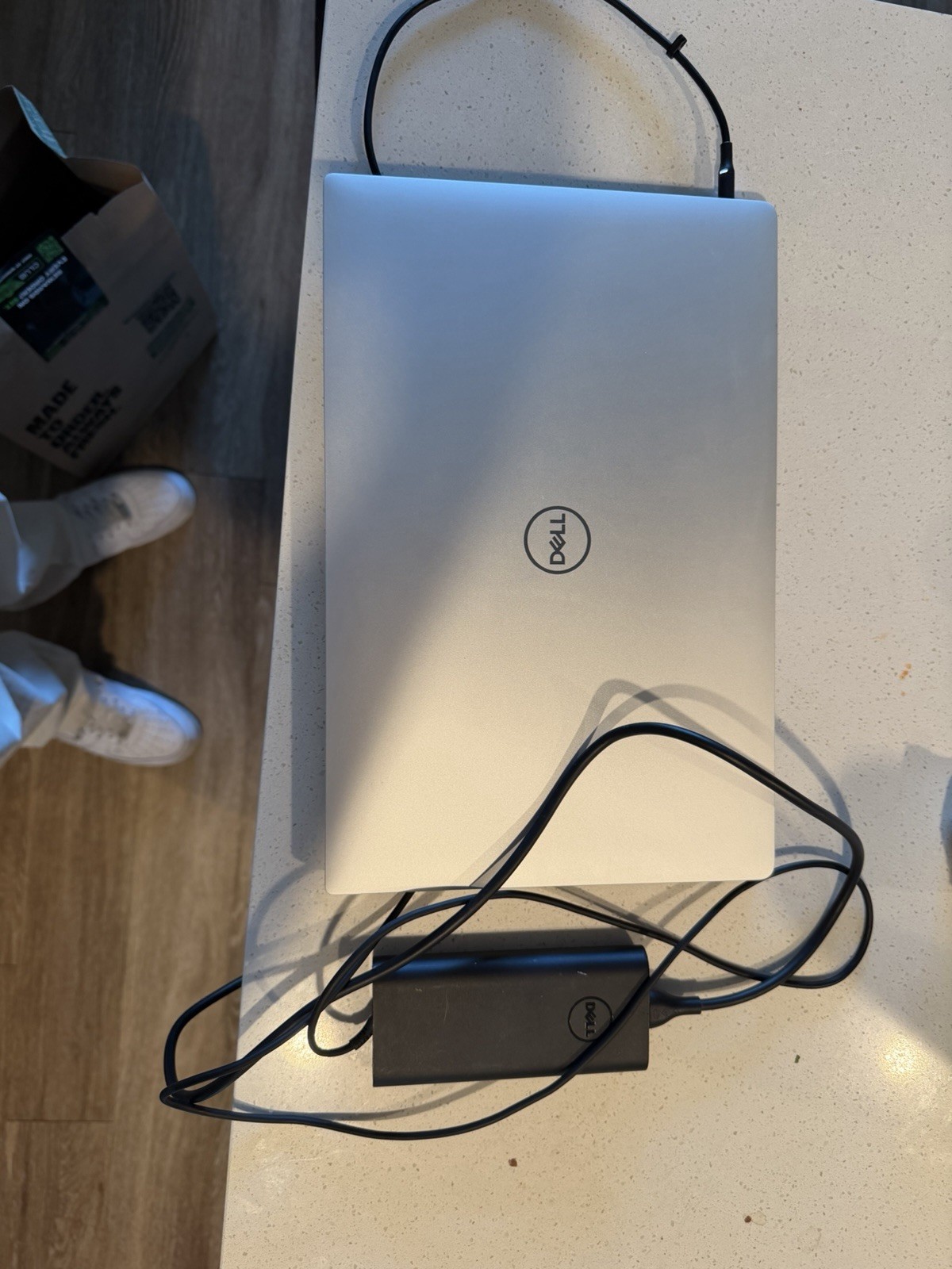 Dell XPS 15 7590 (Specs In Pictures)