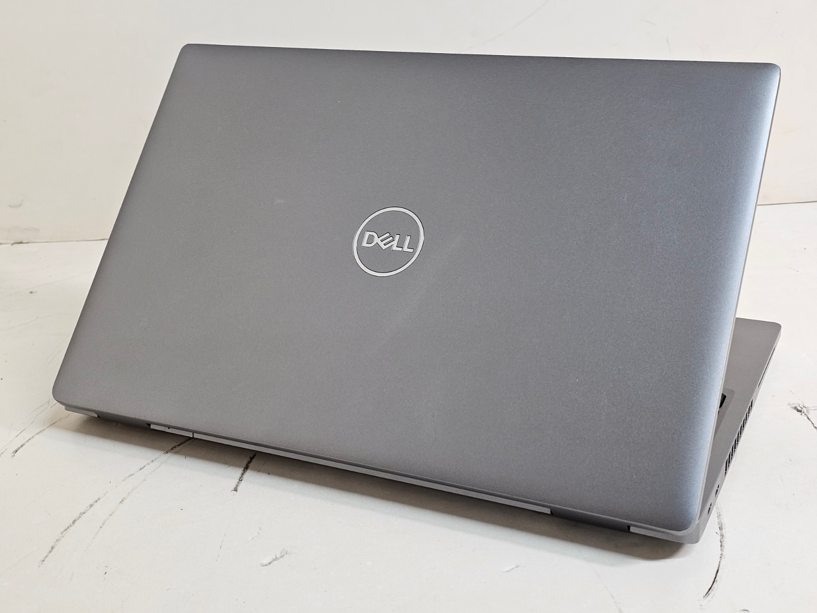 Dell Latitude 5520 Laptop – 2.6 GHz i5-1145G7 16GB 512GB 15.6″ Touchscreen SP30