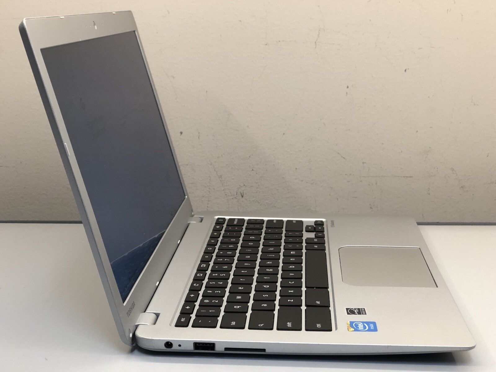 Toshiba CB35 Chromebook 2 13.3″ Intel N2840 2.16GHz 2GB RAM 16GB SSD ChromeOS