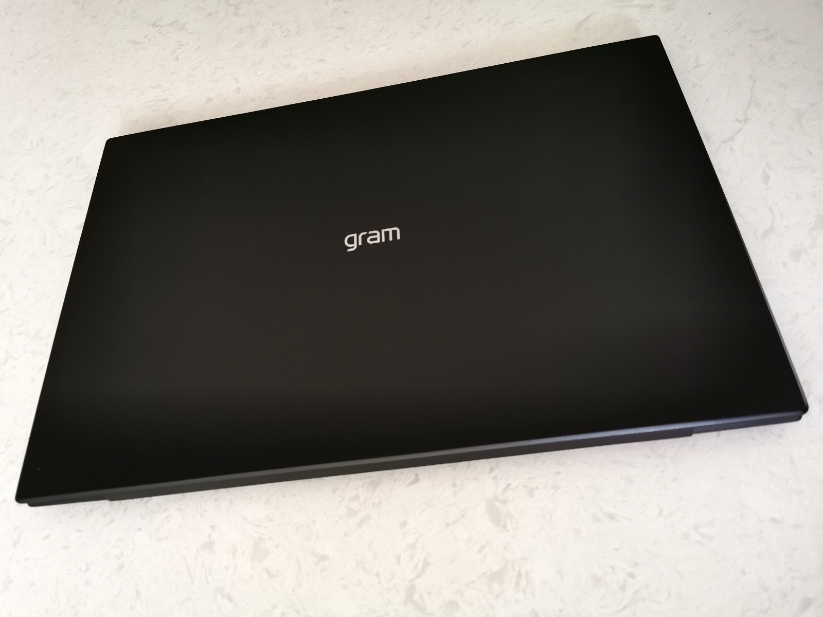 READ* LG Gram i5-1135G7 8GB DDR4 512GB or 1-2TB SSD 2K 16″ Lightweight Laptop