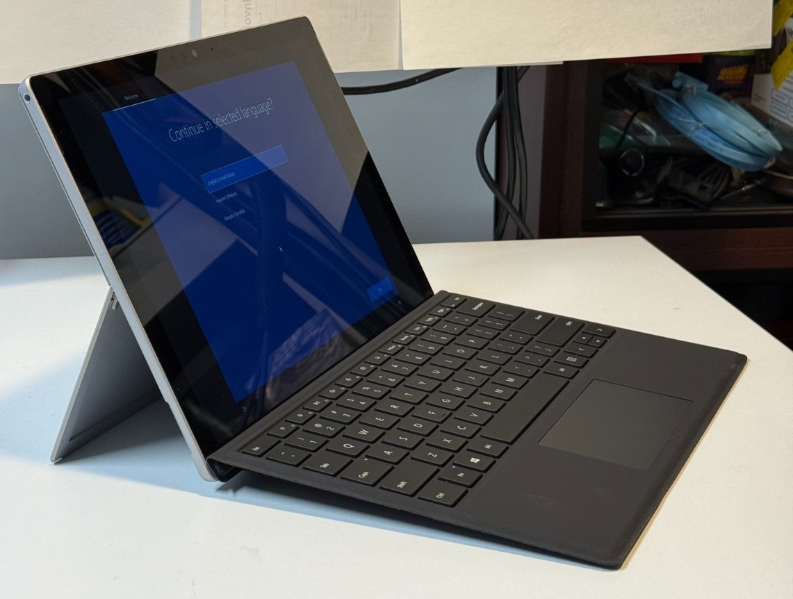 MICROSOFT SURFACE PRO 6, 12.3″, 512GB SSD, 16G RAM i7, W11 PRO & MS KEYBOARD