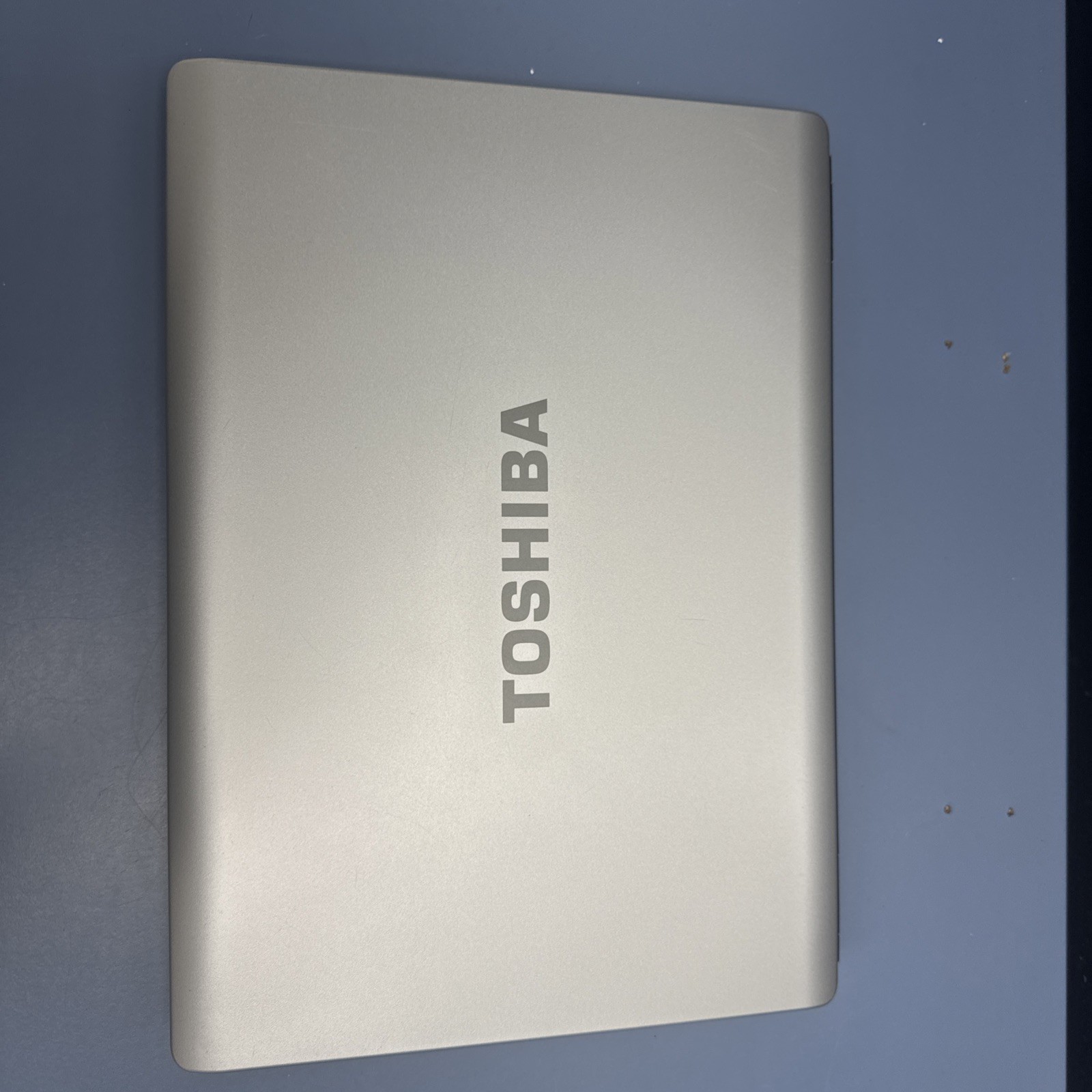 Toshiba Satalite PSLE0U-00H00J